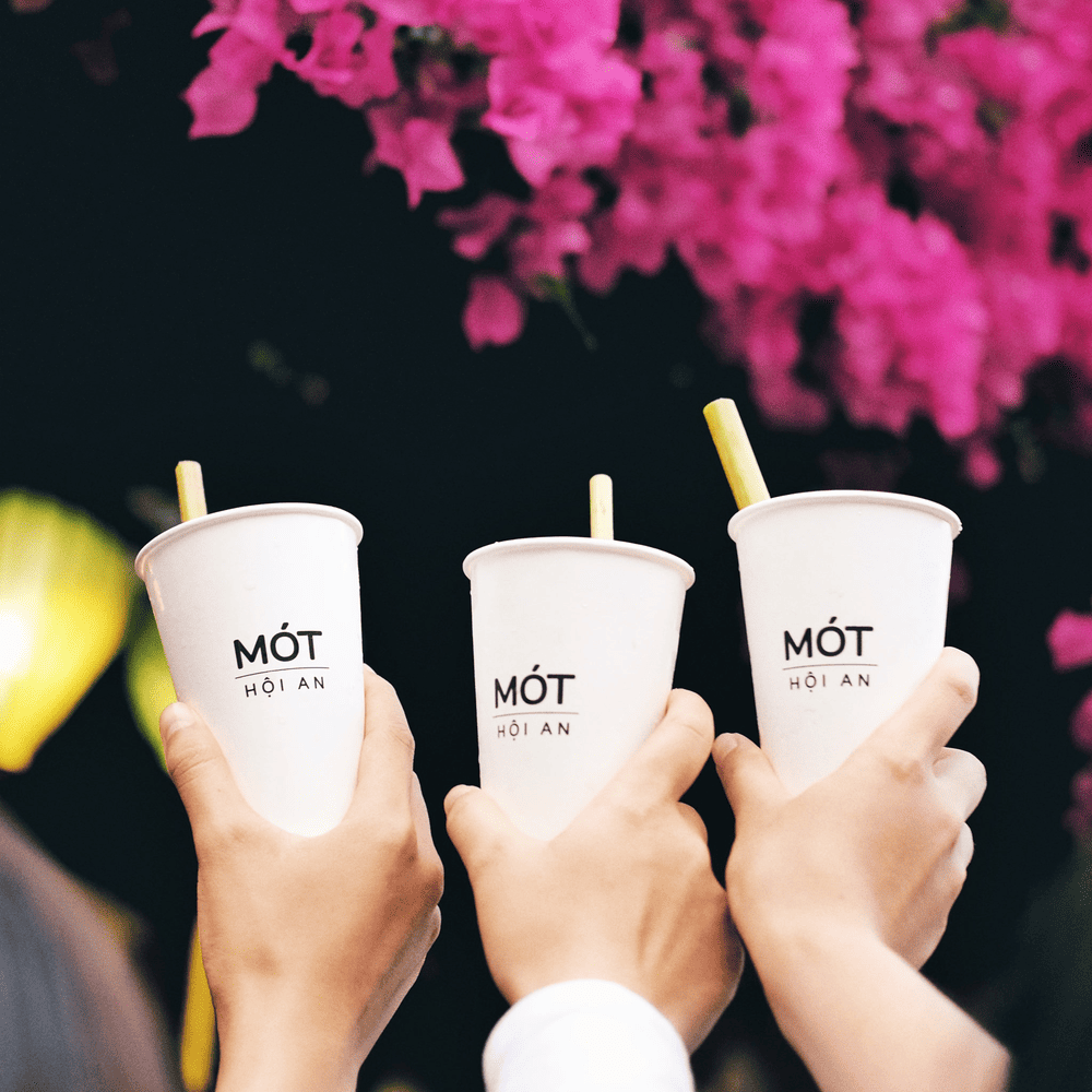 Refresh your day with a cool, fragrant drink that captures the spirit of Hoi An (Source: Mót Hội An - Nước thảo mộc sả chanh)